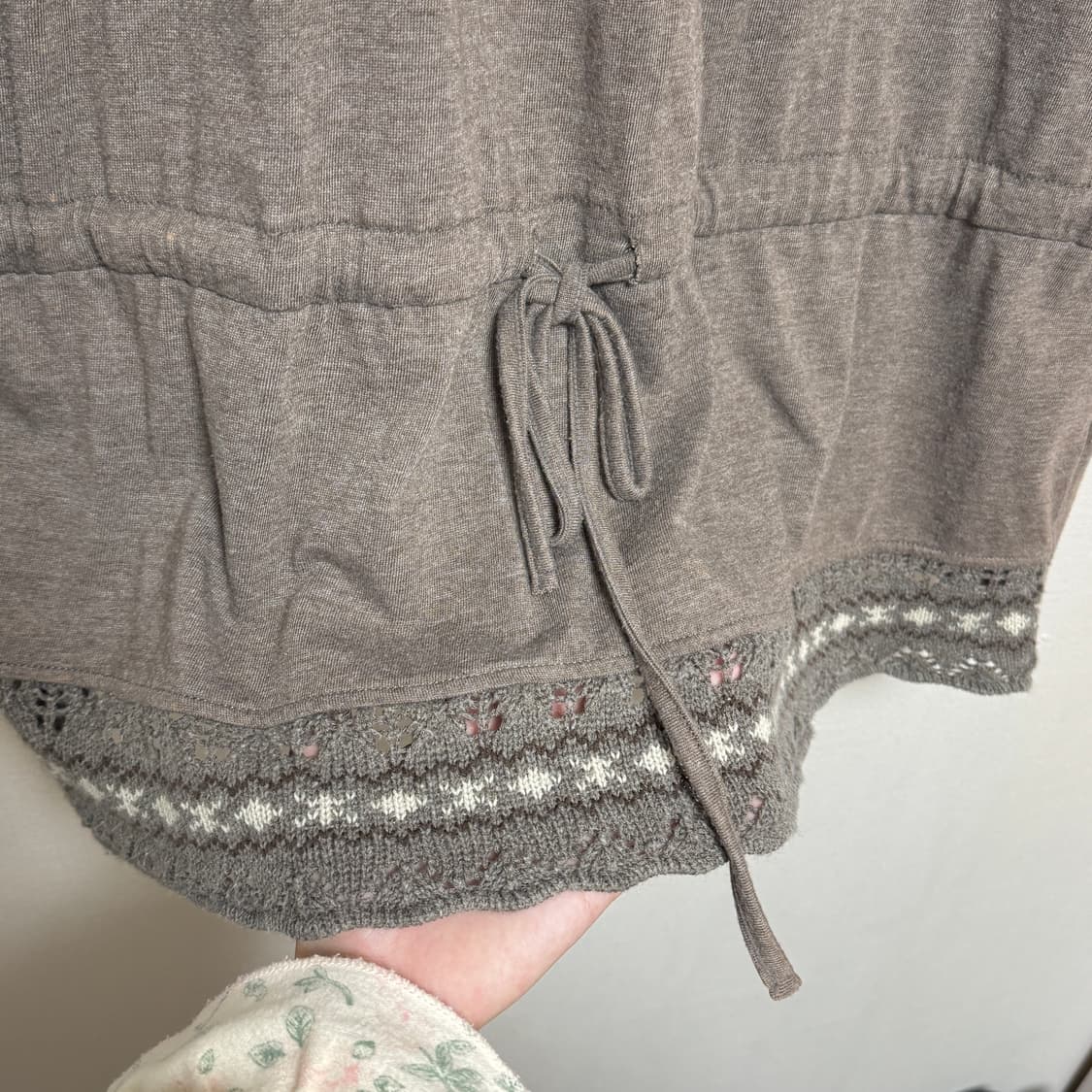 코코아색 노르딕 자수 스퀘어넥 블라우스 모리걸스즈코 상품이미지3