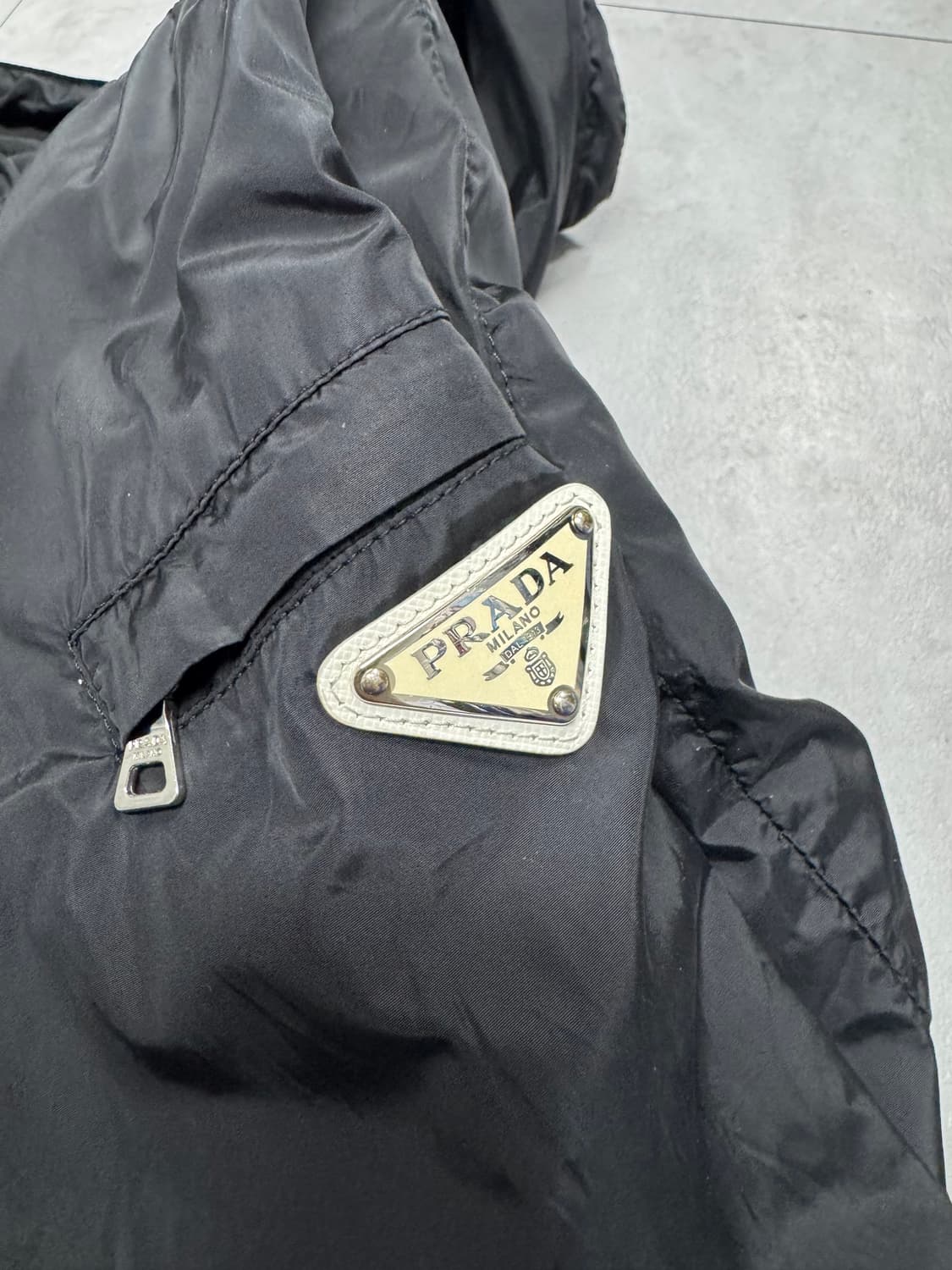 프라다 나일론 후드 상품이미지3