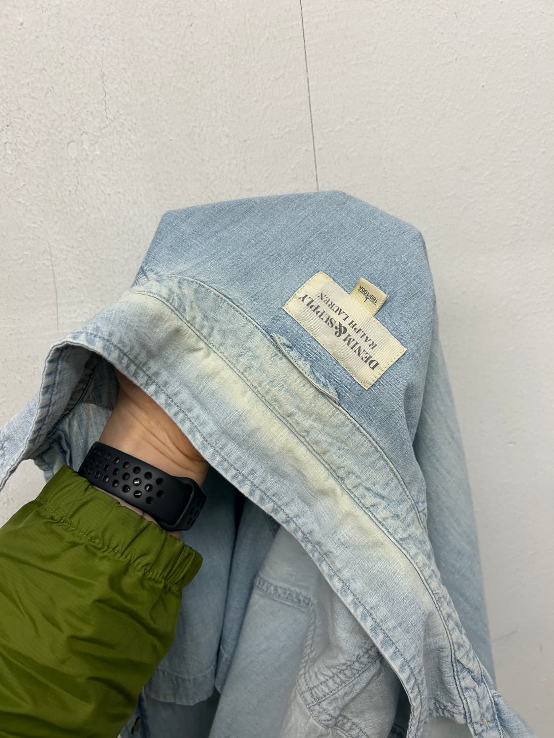 데님앤서플라이 연청 데님 셔츠 상품이미지5