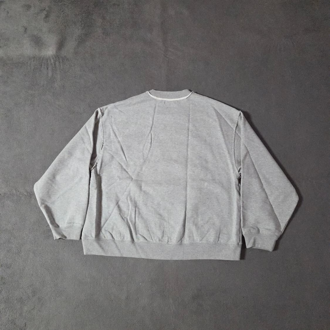 메종스페셜 폼 퍼프 풀오버 맨투맨 상품이미지4