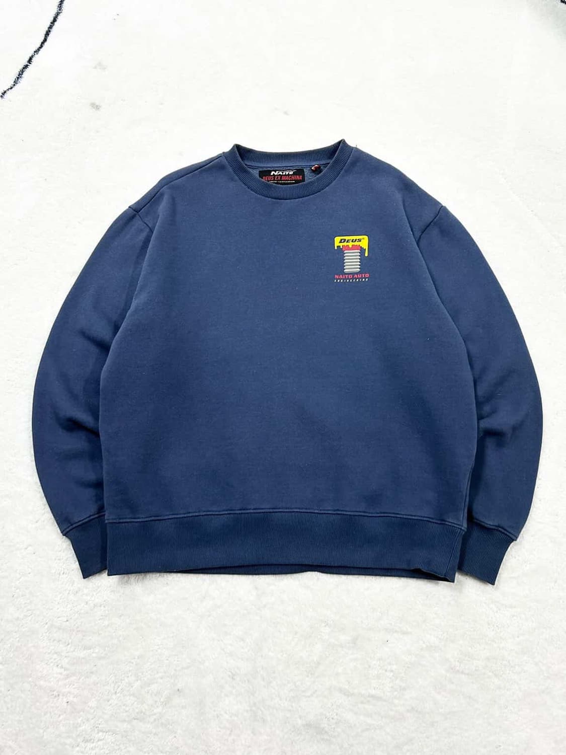 데우스 엑스마키나 빅로고 맨투맨 상품이미지4