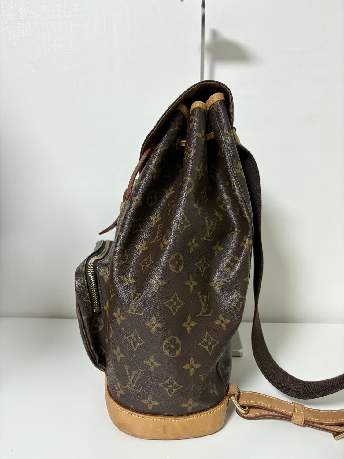 루이비통 몽수리 백팩 gm 상품이미지3