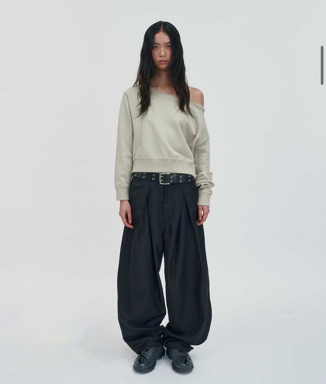 스웨이드 suade SUNNY ONE SHOULDER CREWNECK 상품이미지3