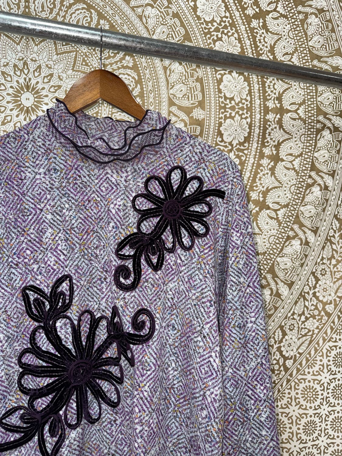 빈티지 여성 플라워자수 반폴라 긴팔 티  상품이미지3