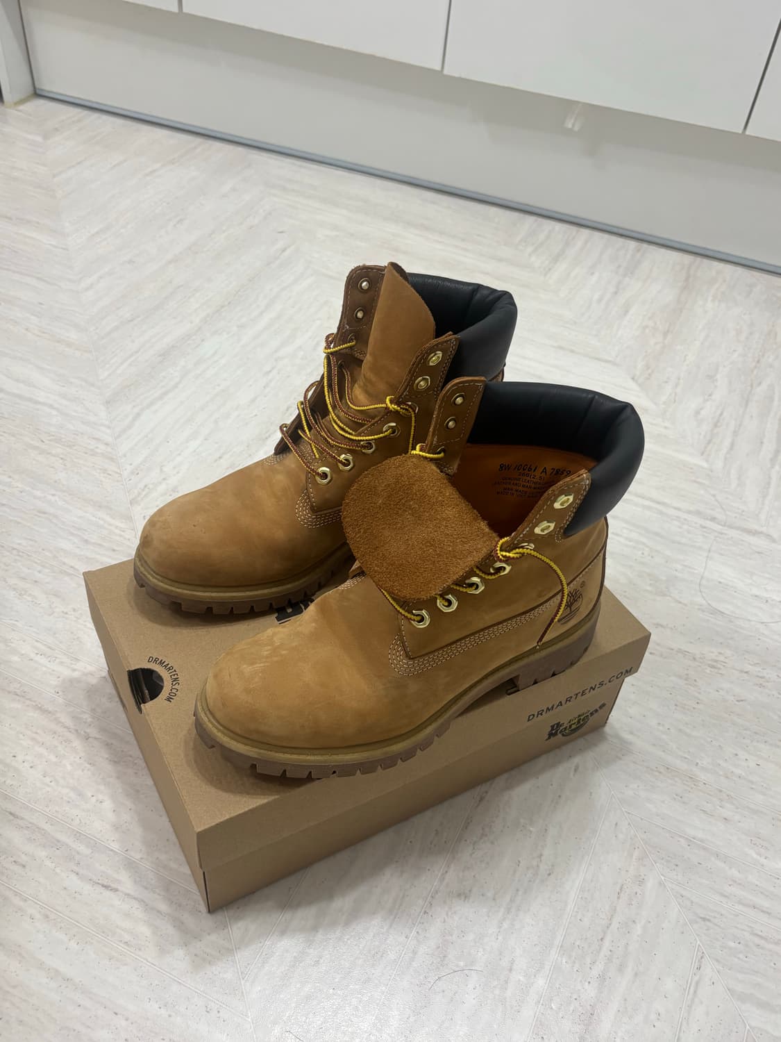 팀버랜드 6인치 260 실착1회 상품이미지1