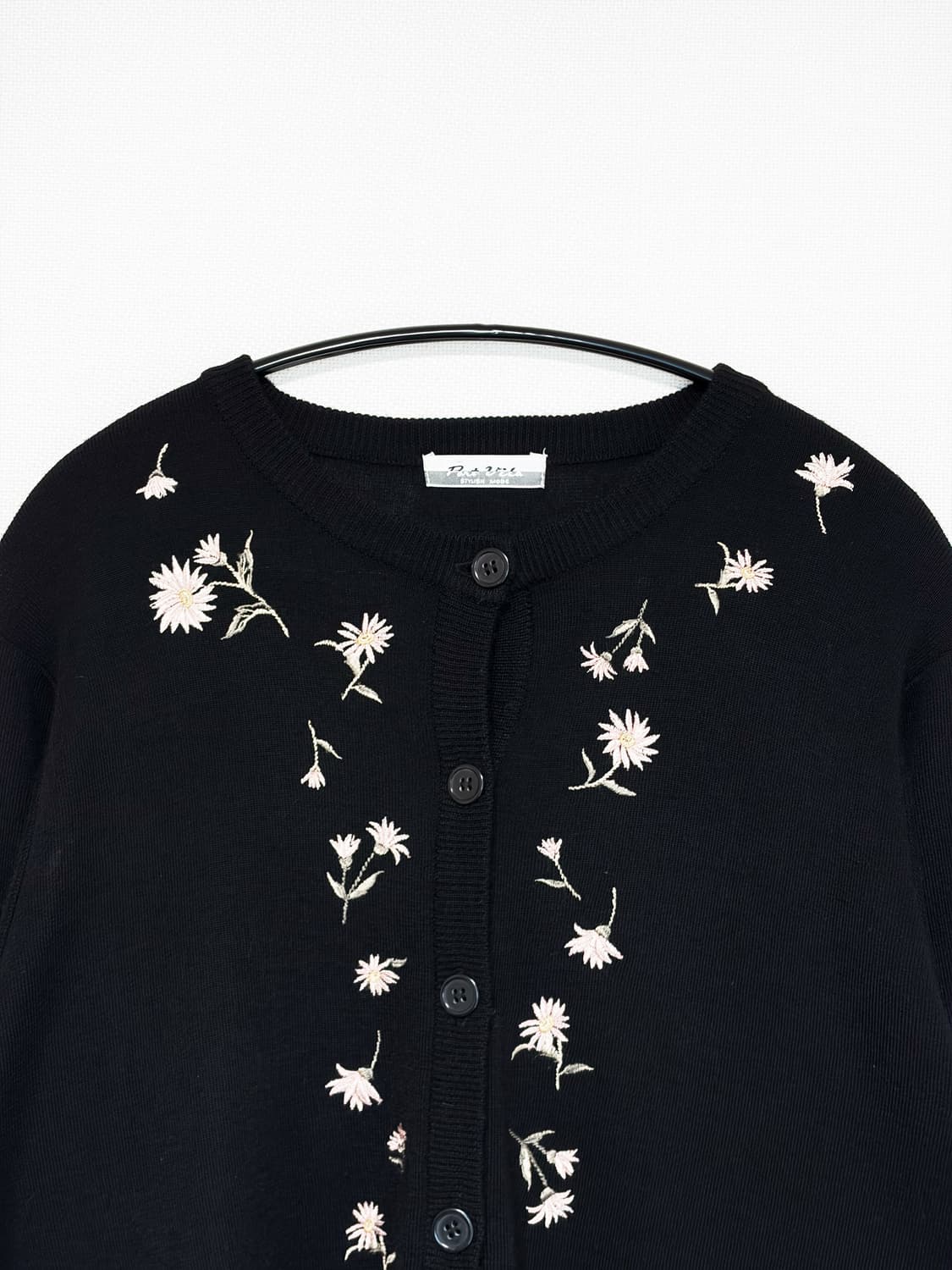 Floral Embroidery Knit Cardigan - Black 상품이미지6