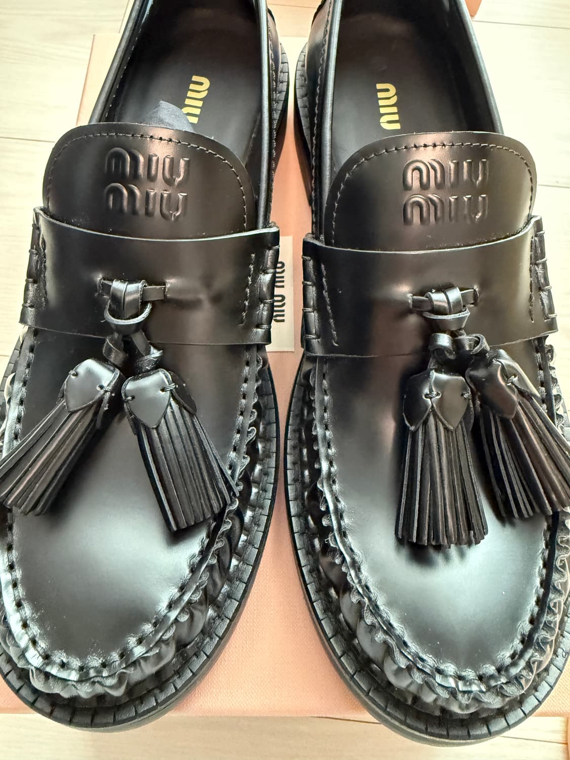 미우미우 폴리시드 태슬로퍼 245 상품이미지2