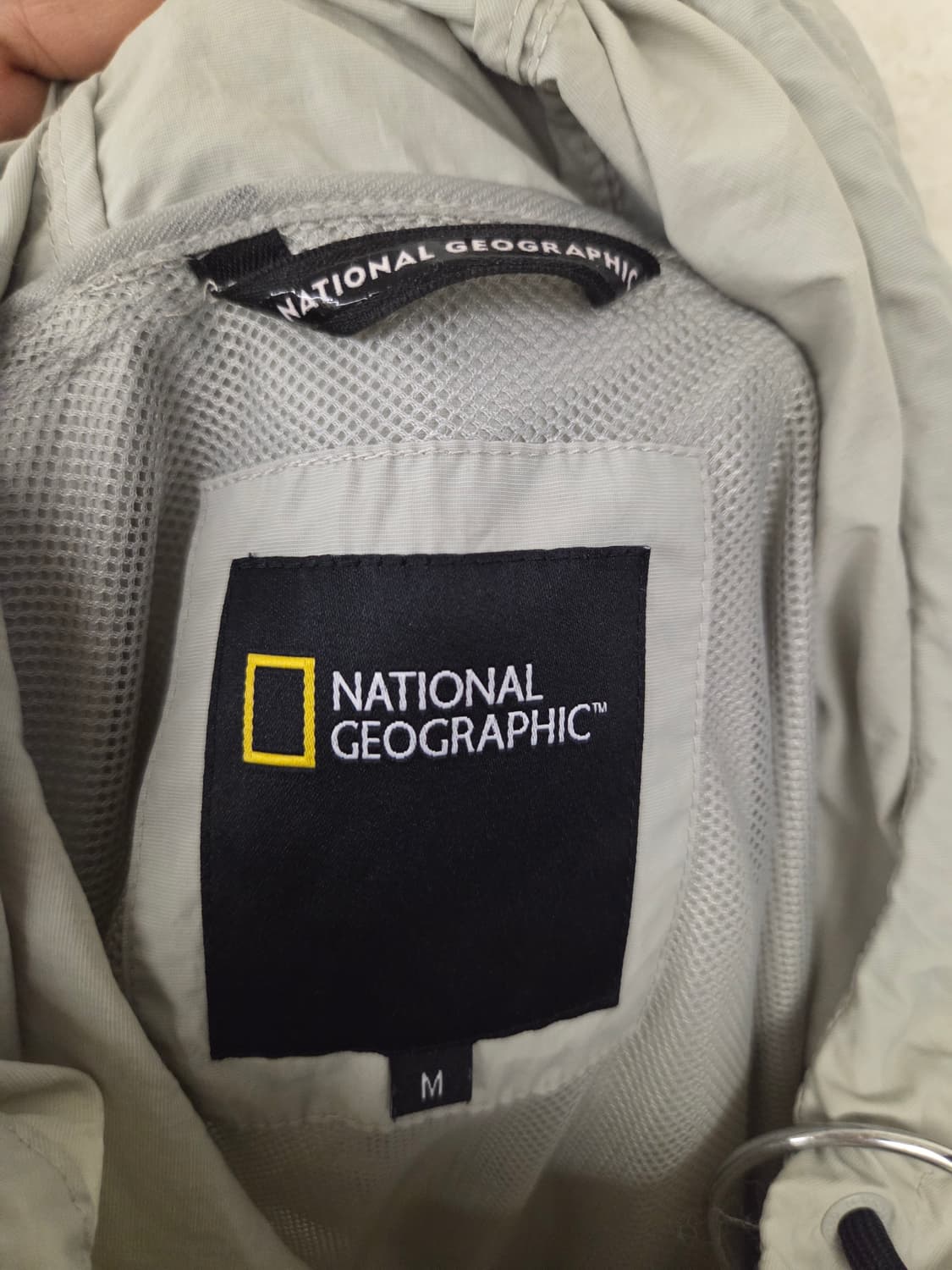 내셔널지오그래픽 바람막이 M 상품이미지3