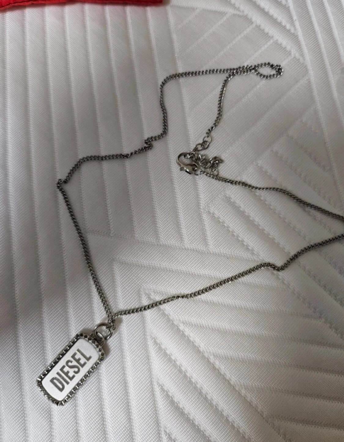 디젤 로고 실버 목걸이(데이식스 영케이 착용) 상품이미지4