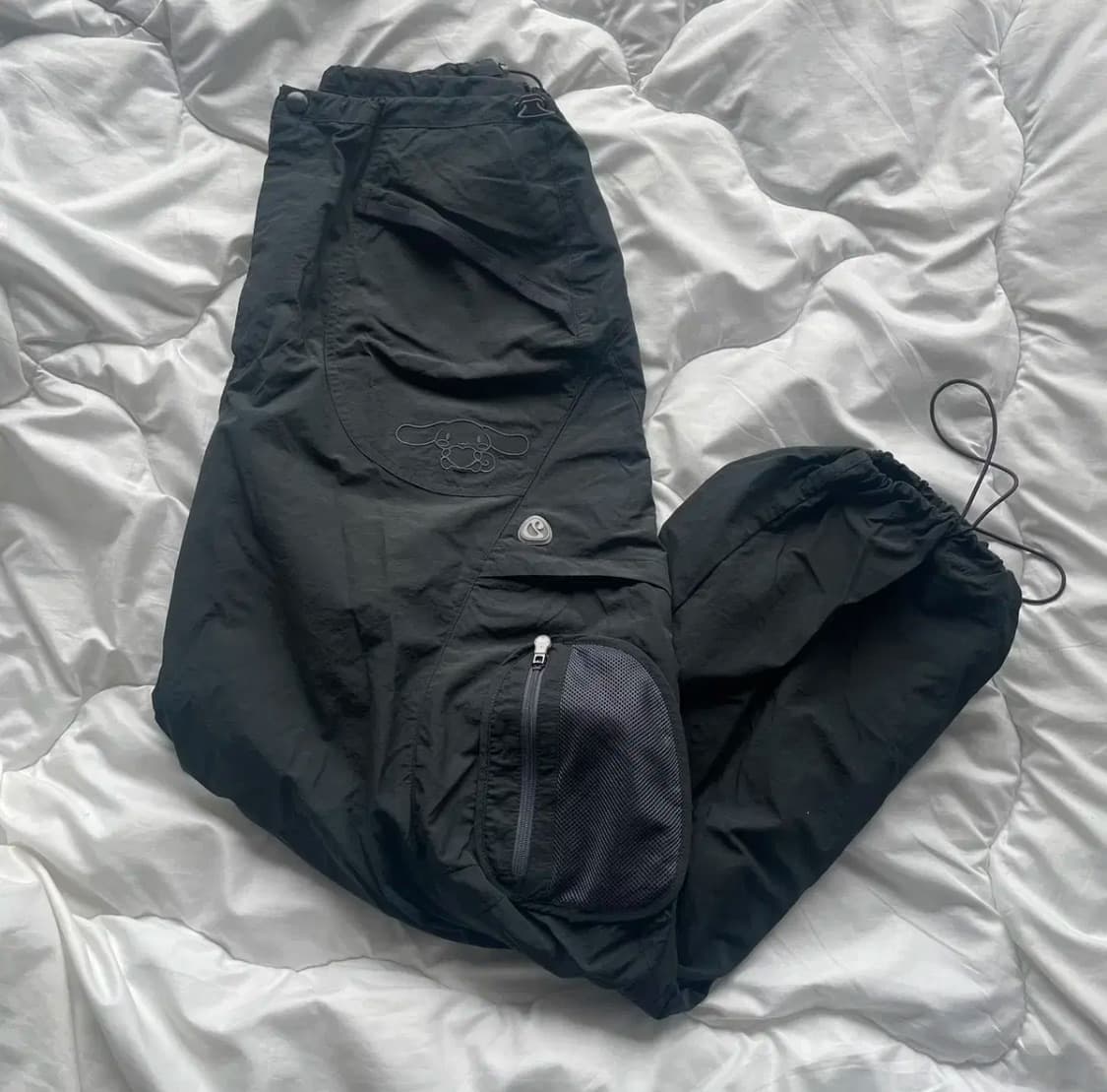 코이세이오 시나모롤 포켓 팬츠 차콜 1 상품이미지2