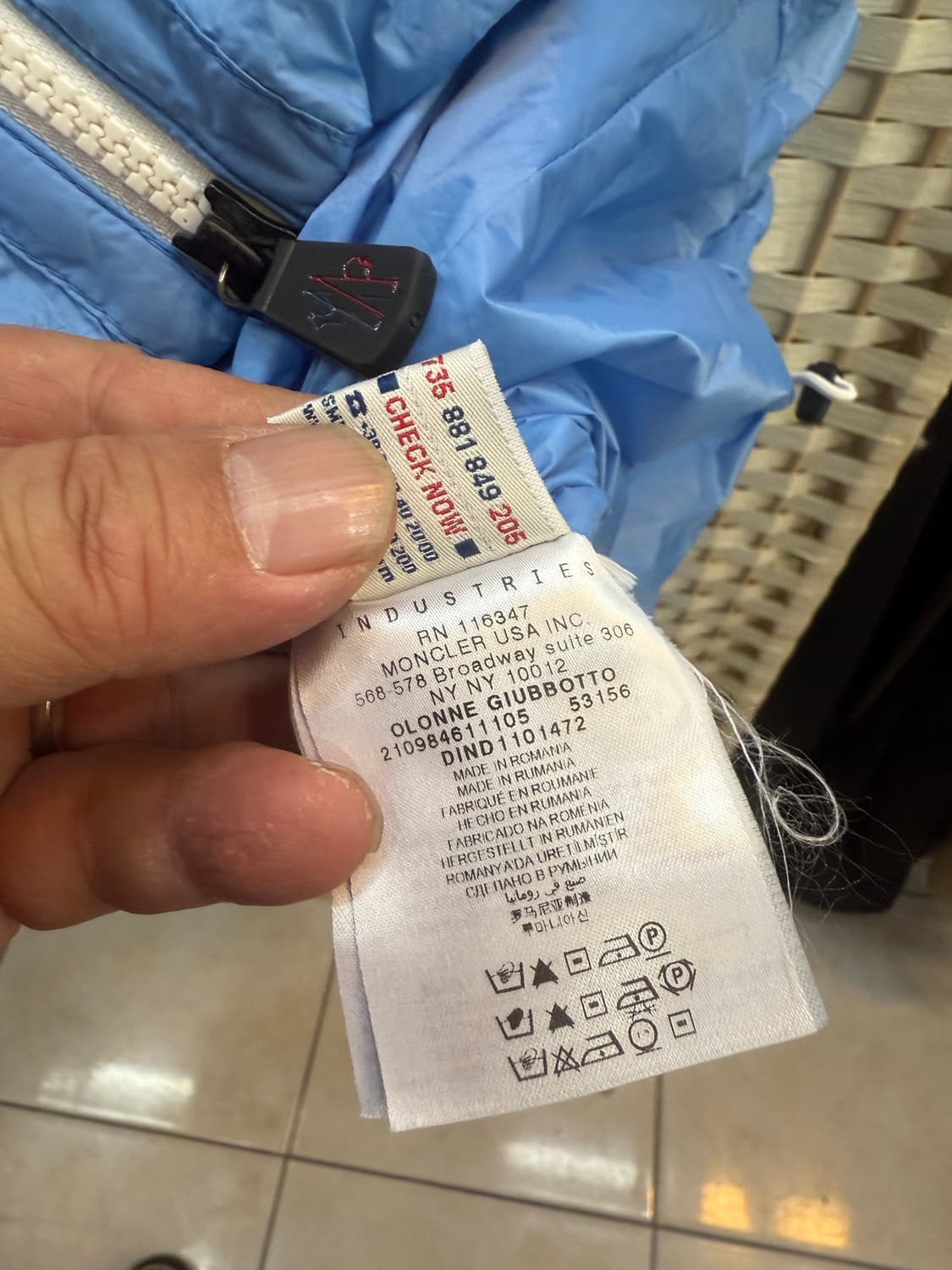 2/55-66 정품 몽클레어 그렉노블 바람막이 팝니다 상품이미지6
