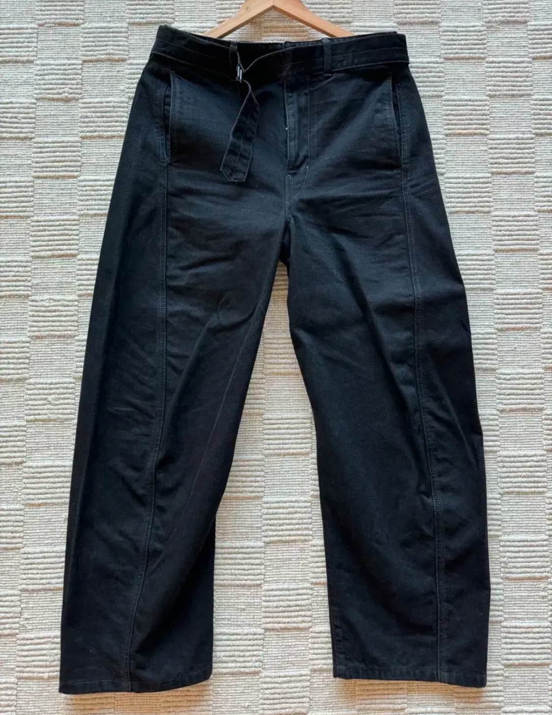 [M] 24FW 르메르 트위스트 벨티드 팬츠 상품이미지1