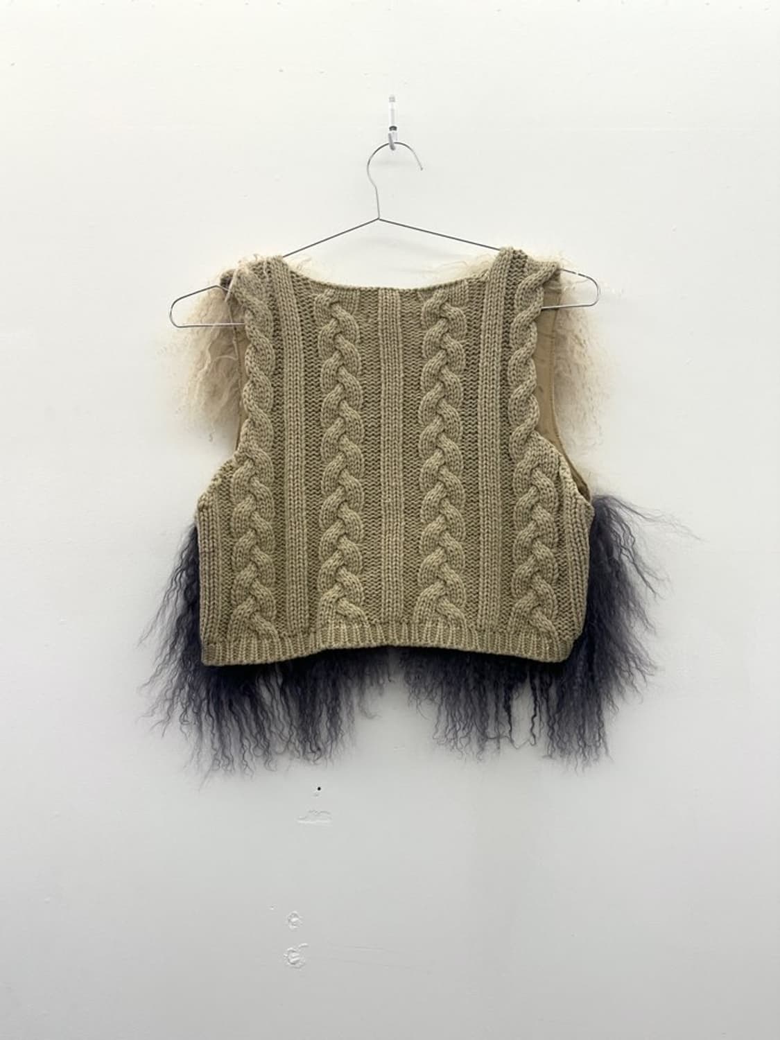 Curly color vest / beige & charcoal 상품이미지3