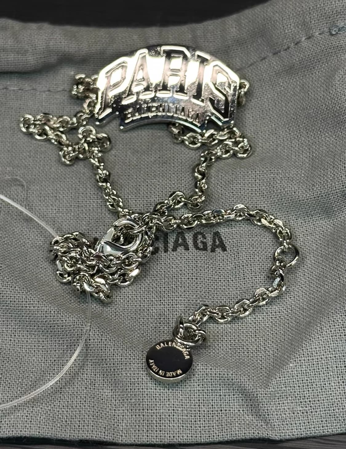 발렌시아가 파리 목걸이 상품이미지4