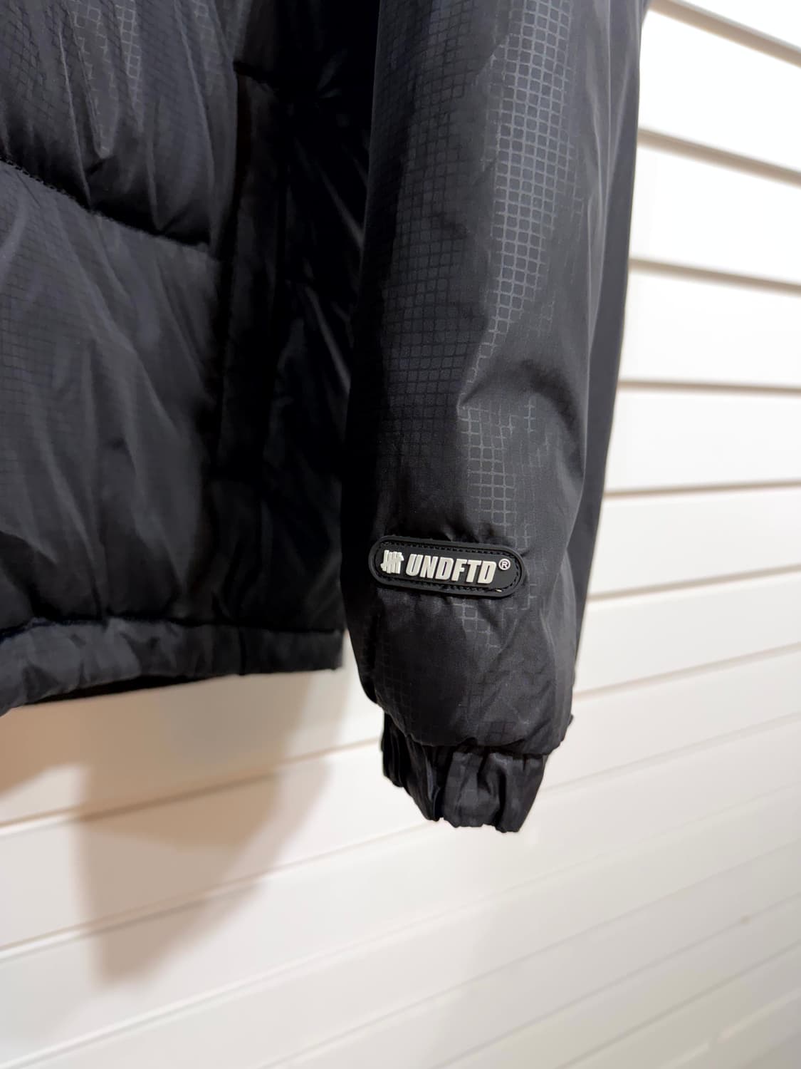 UNDEFEATED 다운점퍼 상품이미지5