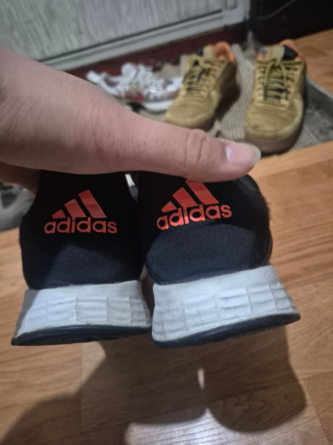 아디다스 검정 운동화 상품이미지2