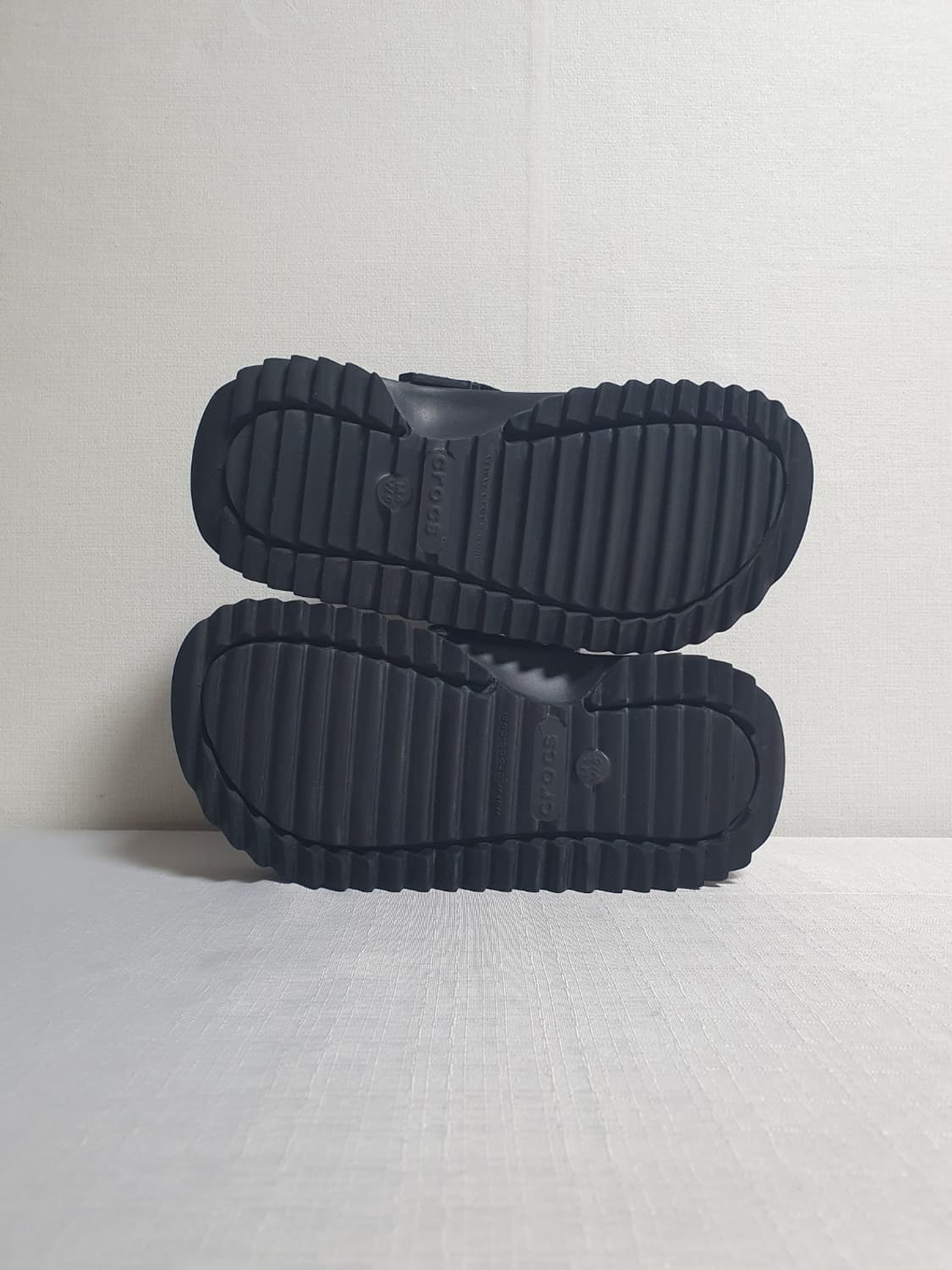 크록스 클래식 하이커 클로그 샌들 블랙 230mm 상품이미지7