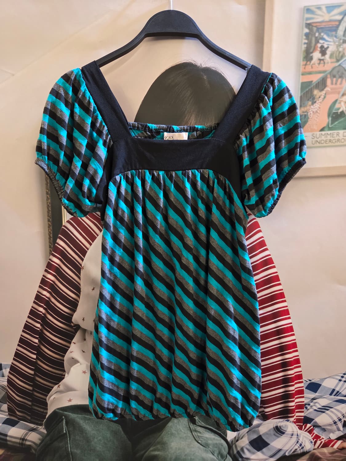 🌟💅갸루특집🌟
갸루펑크 민트 스트라이프 벌룬블라우스 상품이미지3