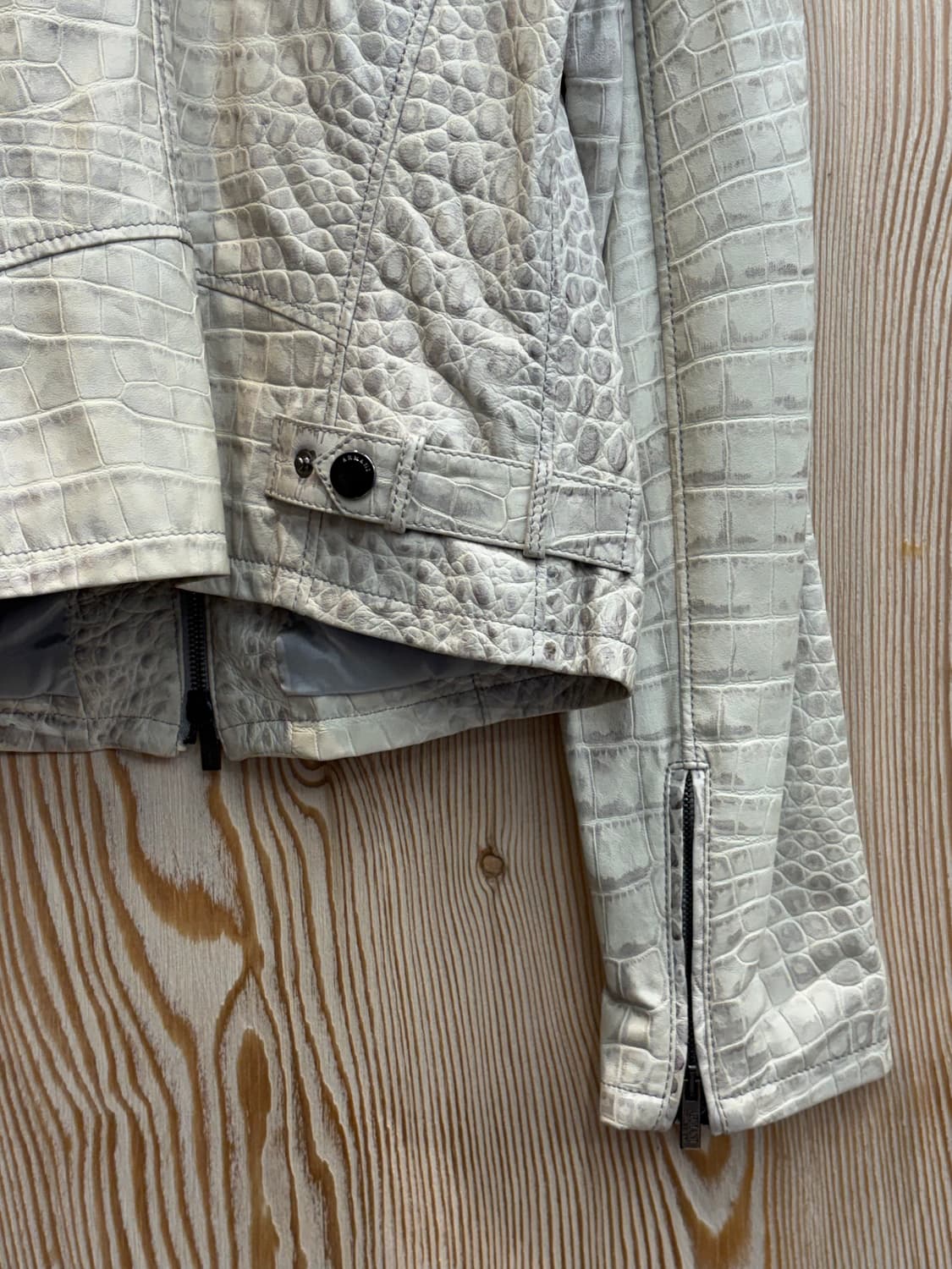 아르마니 콜레지오니 램스킨 크로커다일 엠보싱 레더 자켓 상품이미지5
