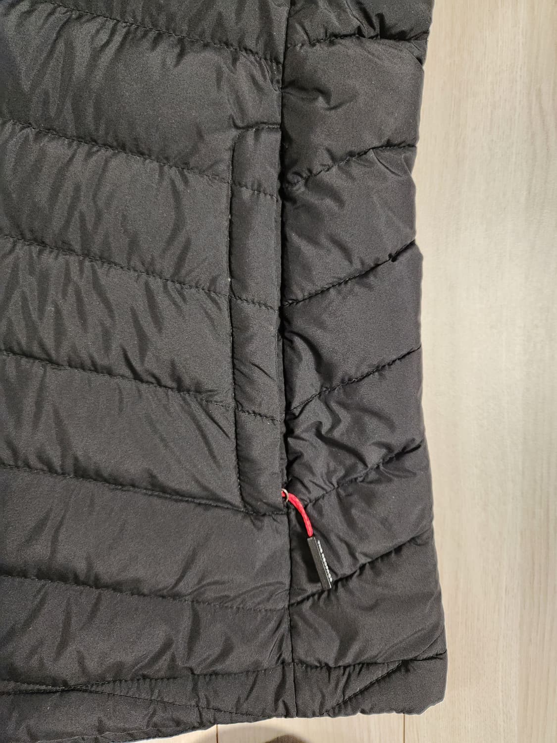 새상품급)래드캠프 여성경량패딩 사이즈L

남자가 입으시려면 m정도되요^^ 상품이미지3