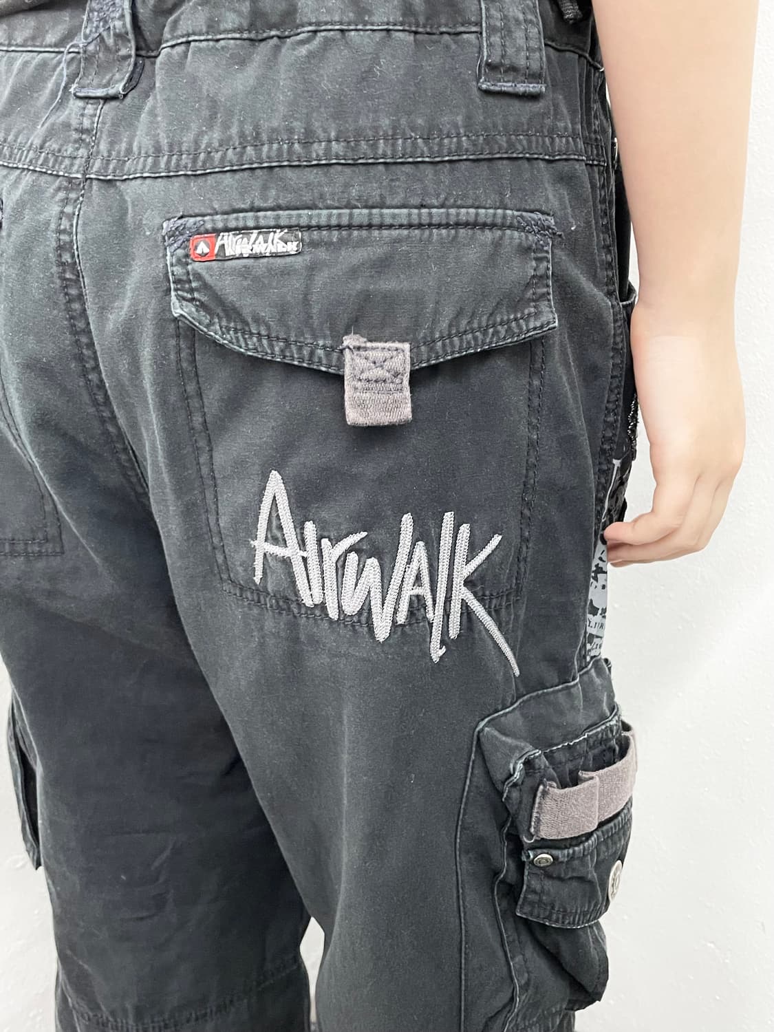 블랙 워크 자수 포켓 카고팬츠 상품이미지5