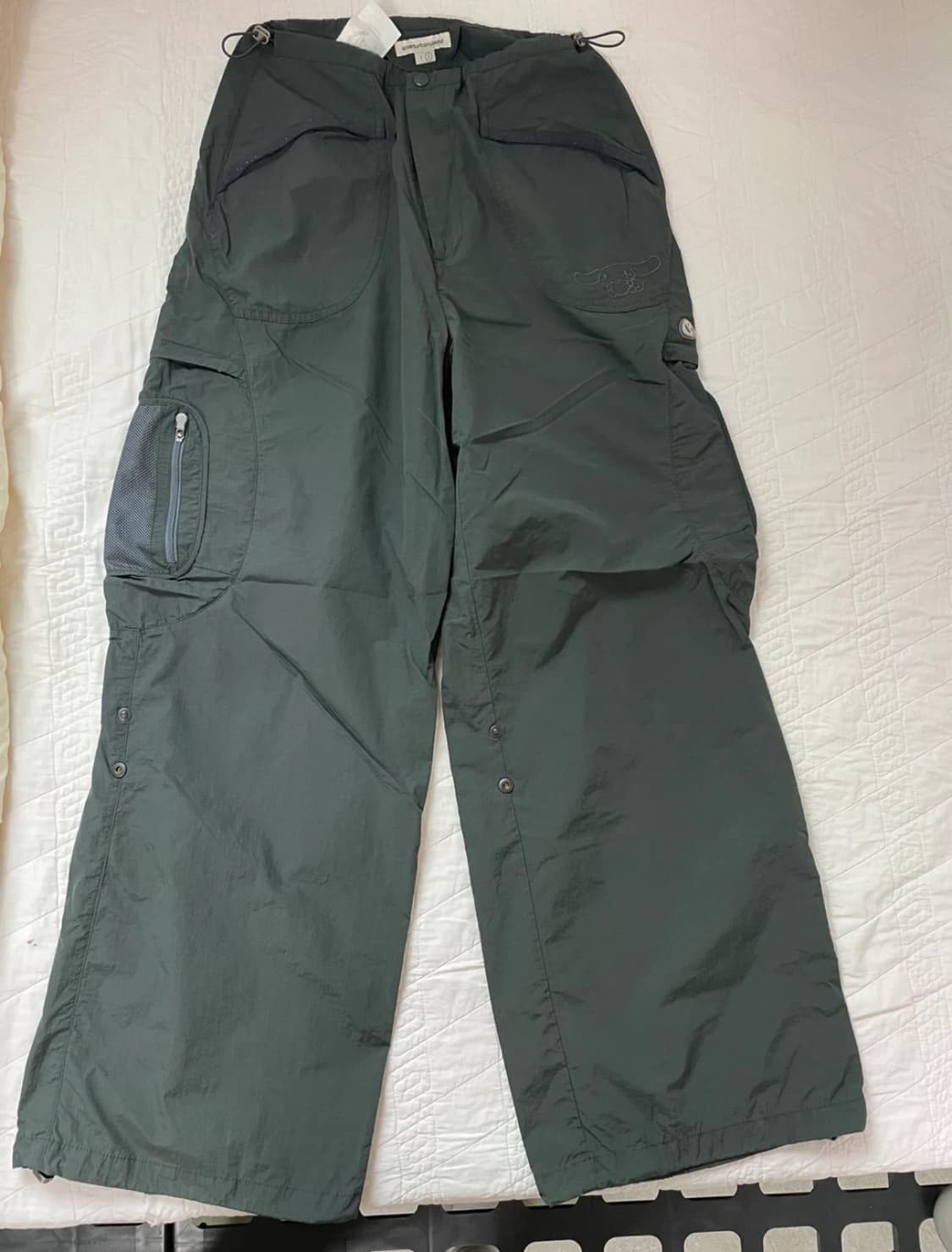 스마트어반유즈풀 시나모롤 팬츠 차콜 2사이즈 코이세이오 coyseio 상품이미지2