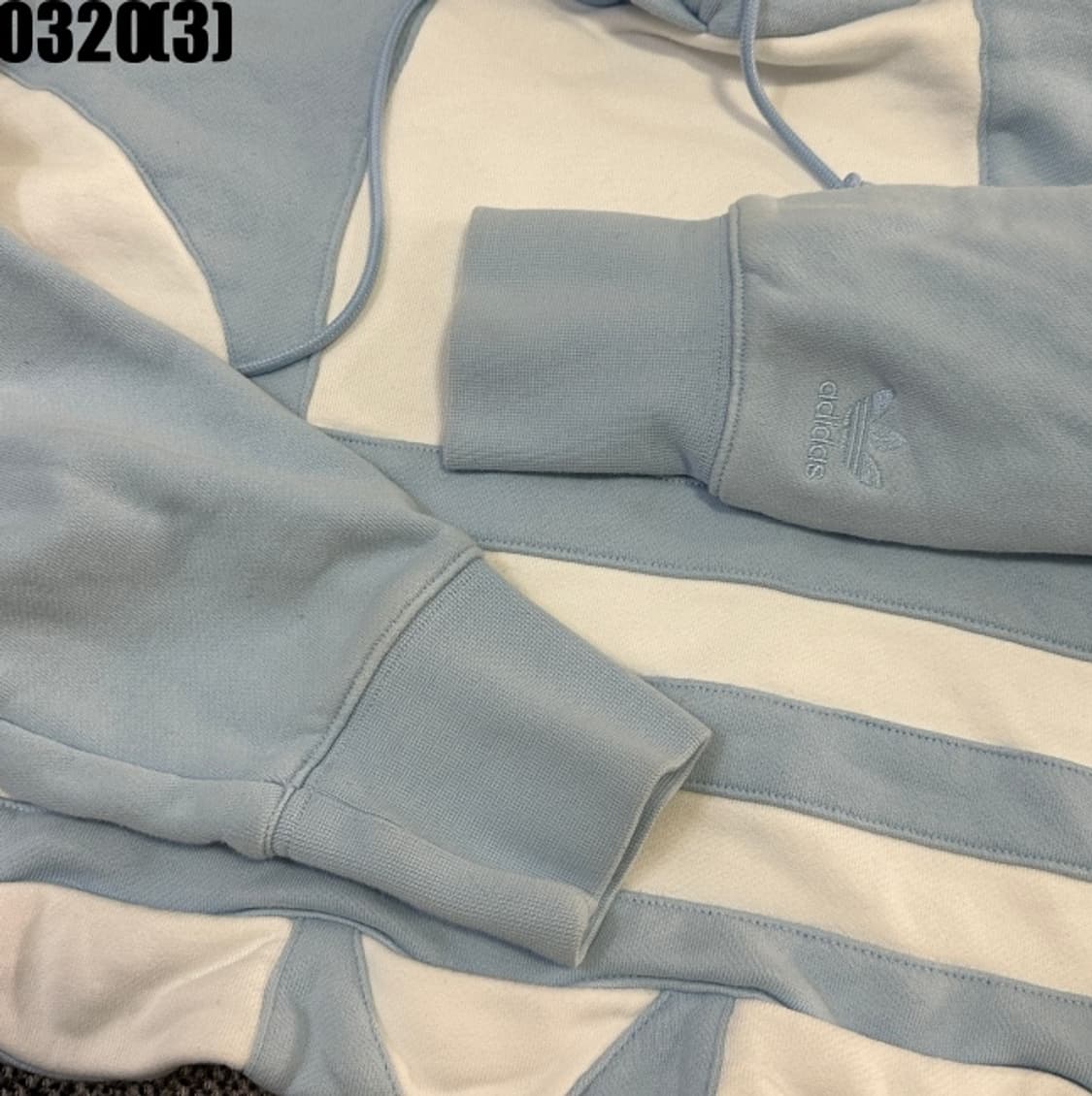 아디다스 크롭 후드티 상품이미지4