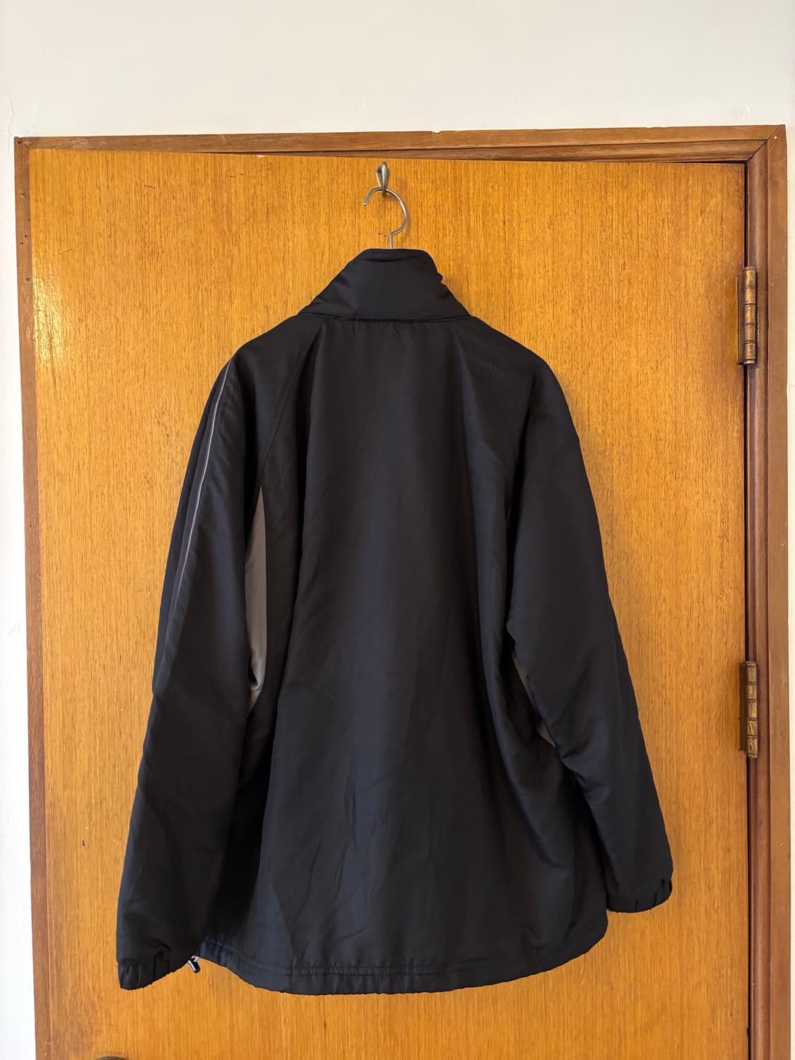 아식스 블랙 바람막이자켓 상품이미지7