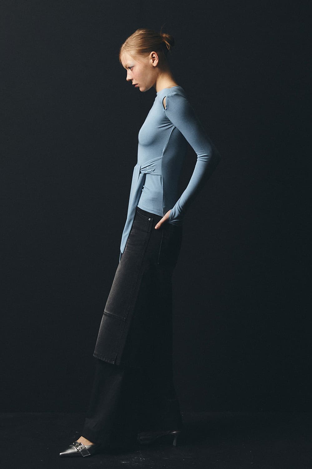 하프데빌어스 벨티드 컷 아웃 티셔츠
새상품 상품이미지3