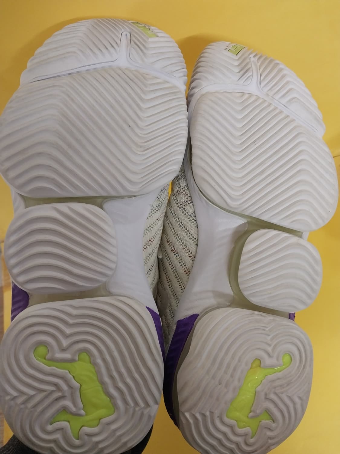 남성 나이키 르브론16 버즈라이트이어 농구화 (250) 상품이미지8