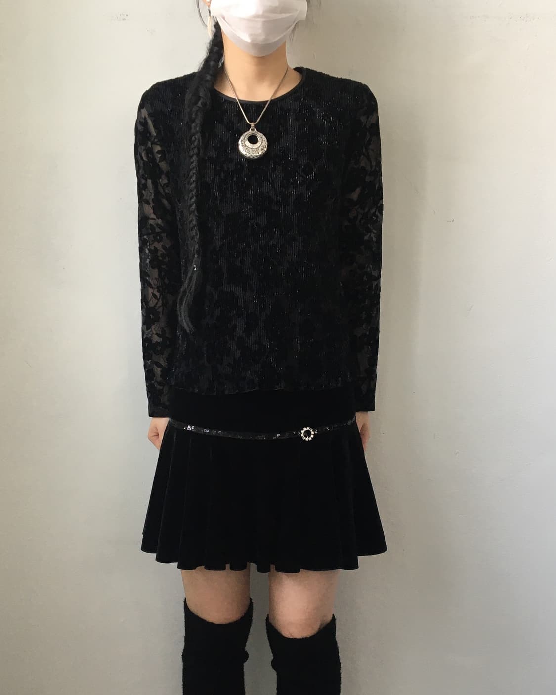 Velvet pattern point pleats blouse 상품이미지1