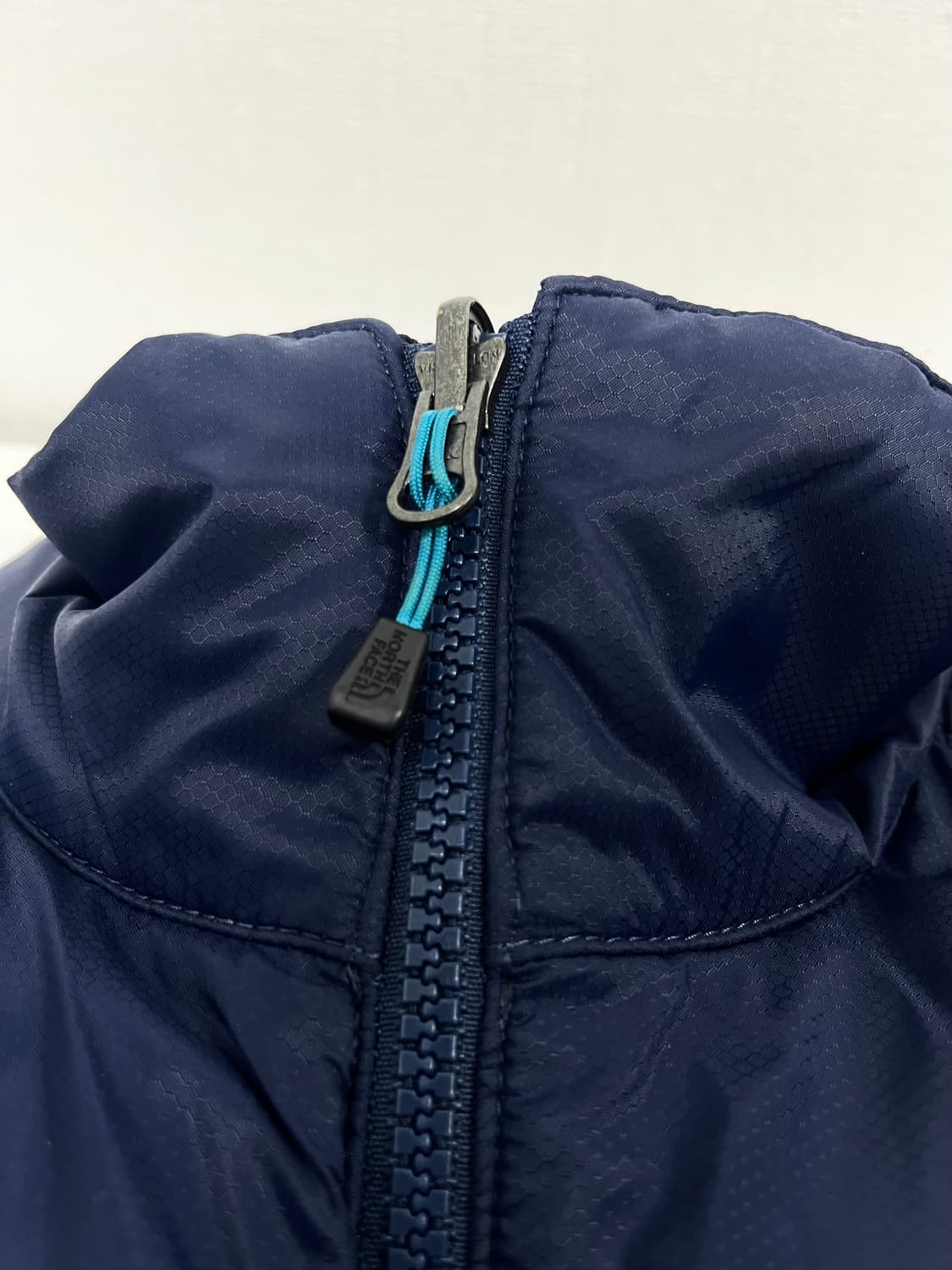 [M] 노스페이스 네이비 경량패딩 상품이미지3