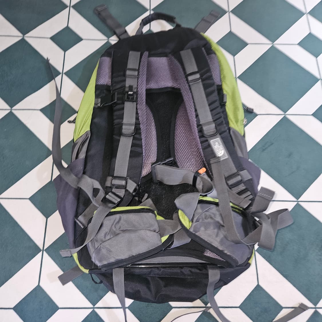 노스페이스 Electron 50 백팩 그린 상품이미지2