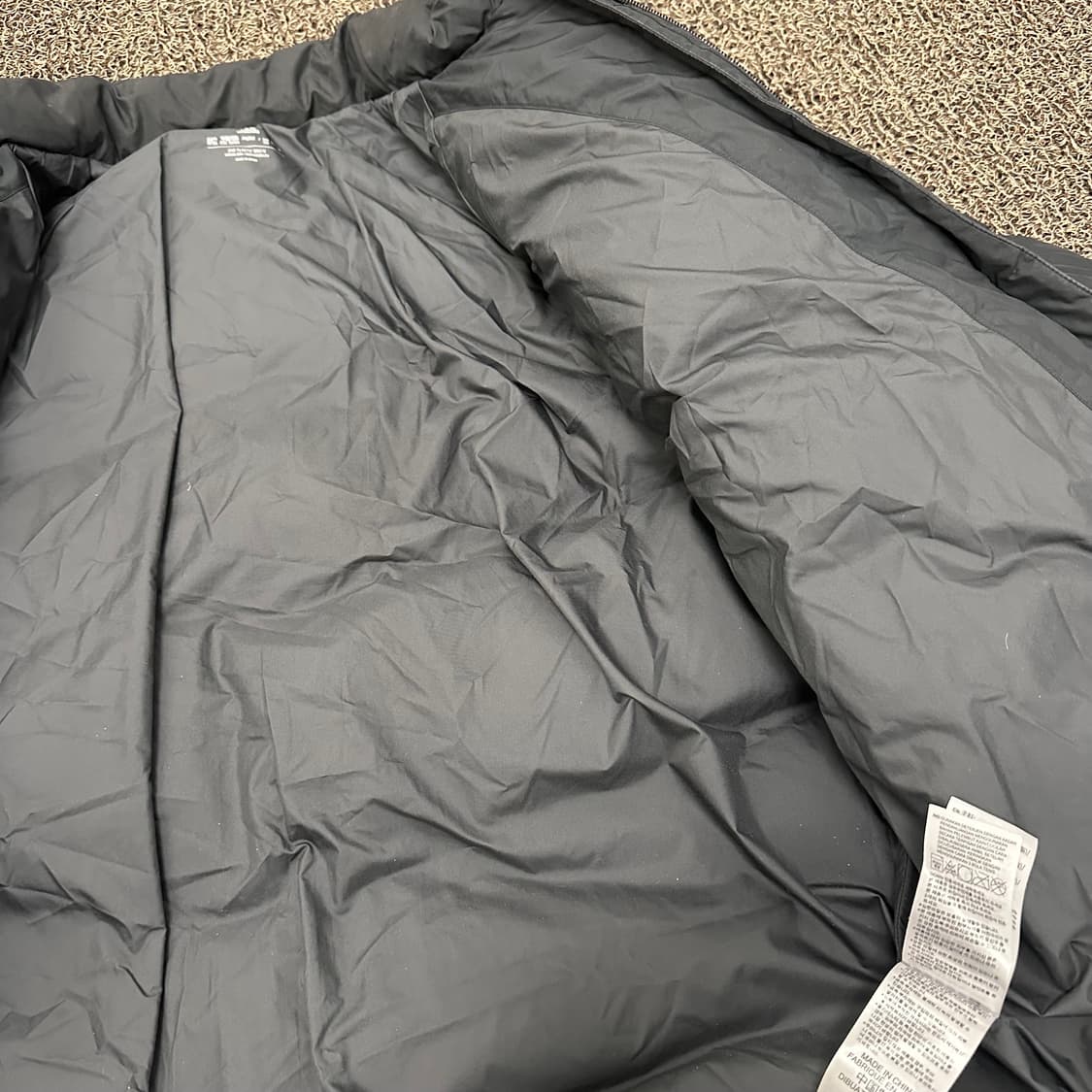 아디다스 여성 덕다운 숏패딩 블랙 신장 160 상품이미지5