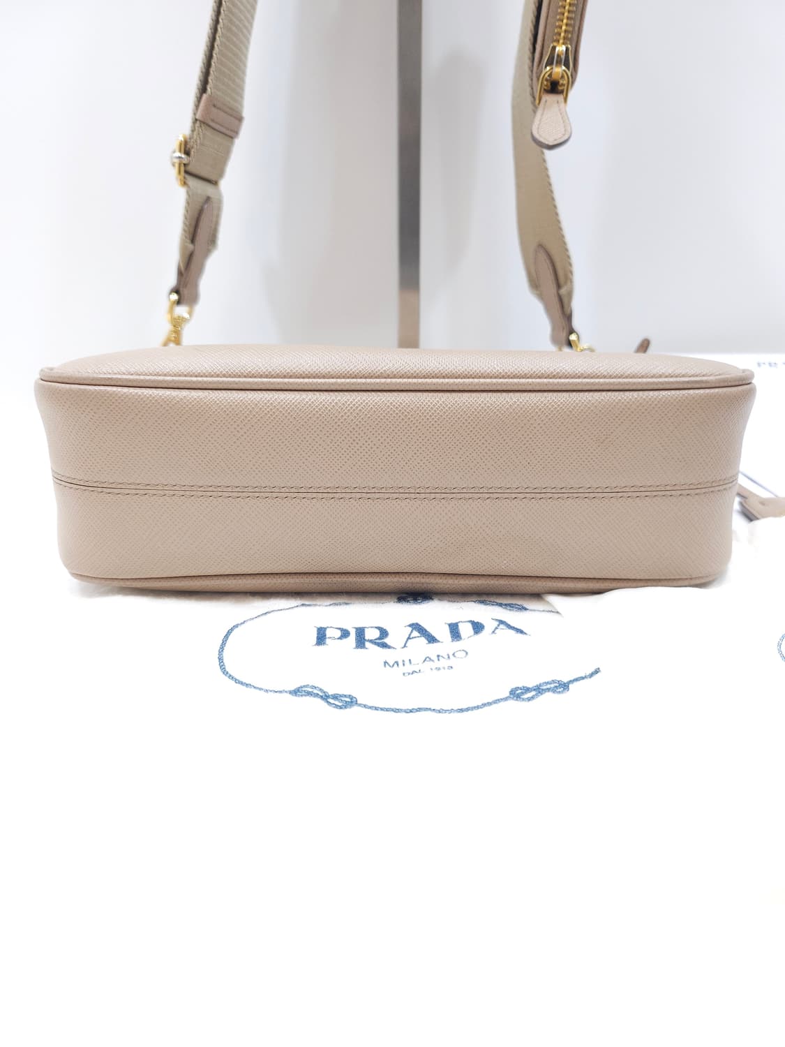 [정품] 프라다 리에디션 2005 사피아노 카메오 베이지 상품이미지3