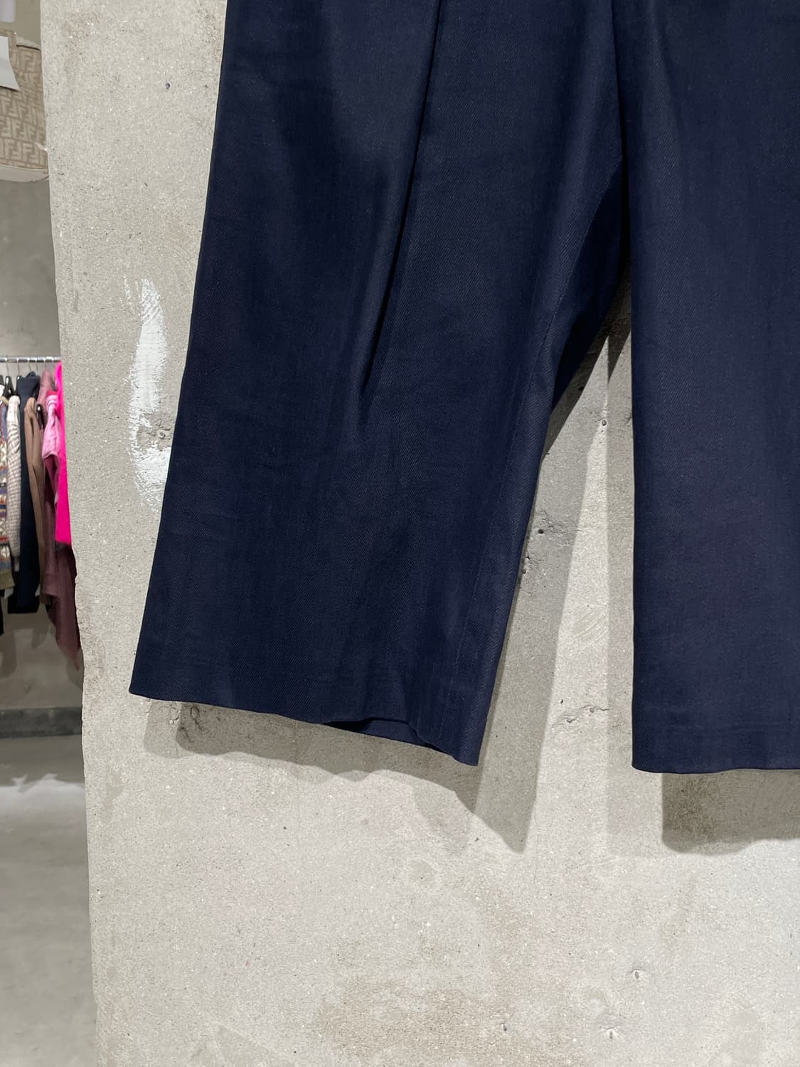 닐바렛 16S/S 네이비 스탠다드 핏 원 턱 코튼 카프리 팬츠 상품이미지4