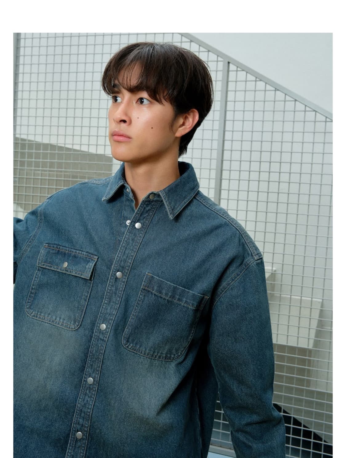 에잇세컨즈 브러쉬 데님 셔츠 네이비 상품이미지2