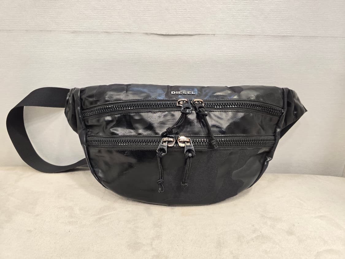 디젤 블랙 카모 슬링백 크로스백 상품이미지1