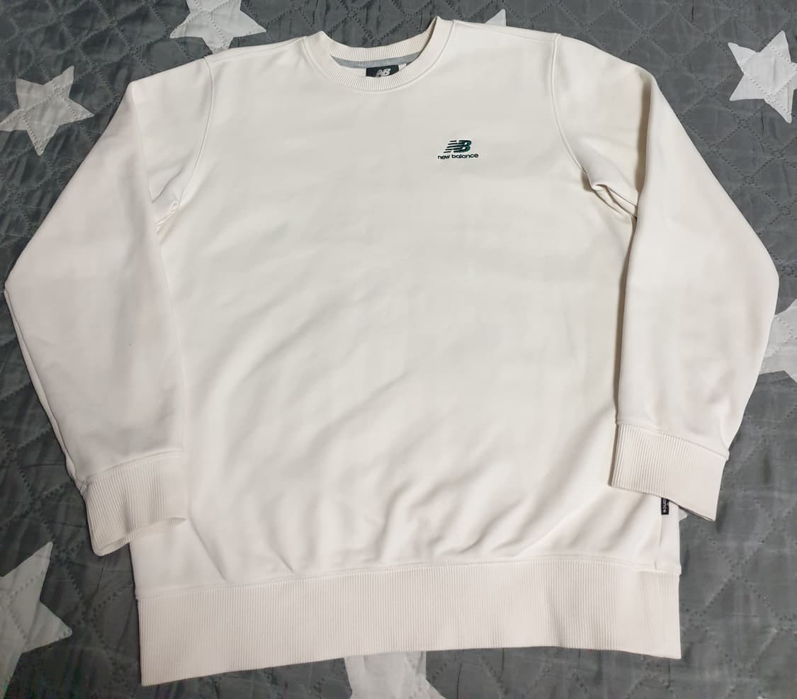 뉴발란스 에센셜 스몰로고 맨투맨 크림 (S) 상품이미지1