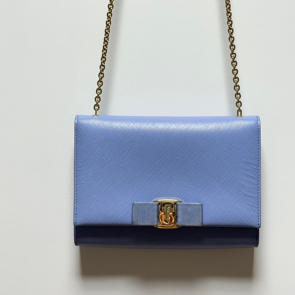 정품 페라가모 지니백 리본 미니백 하늘색 상품이미지2