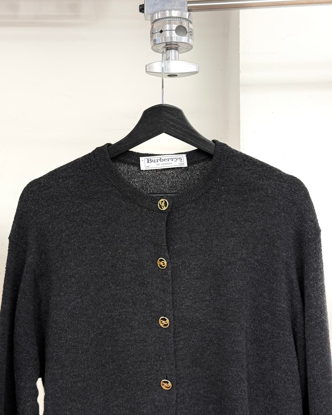 버버리 블랙 골드 버튼업 가디건 상품이미지2