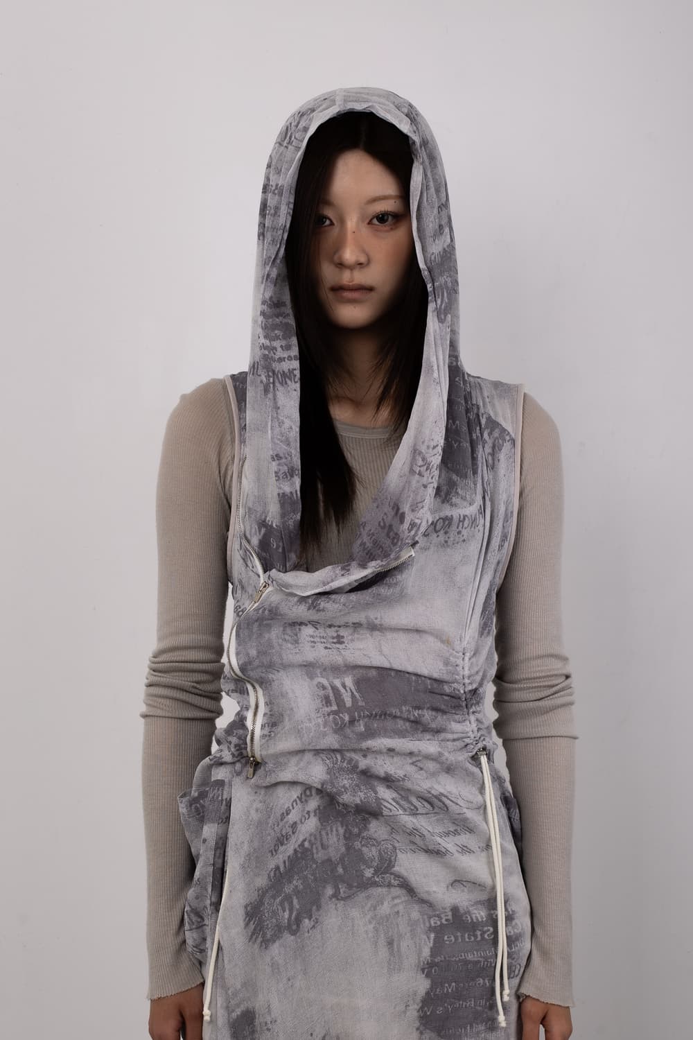 BAJRA ASYMMETRIC DRAPE ZIP UP VEST 상품이미지1