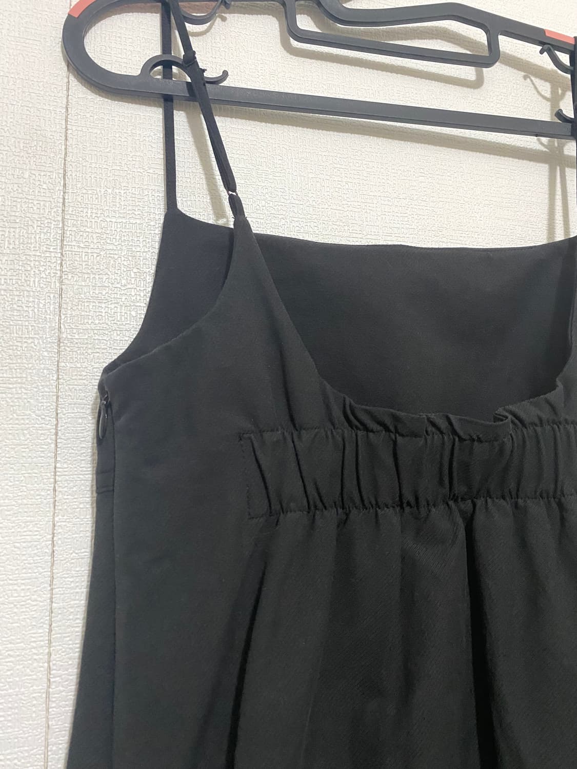 르누이 블랙 끈나시 바스락 원피스 상품이미지9