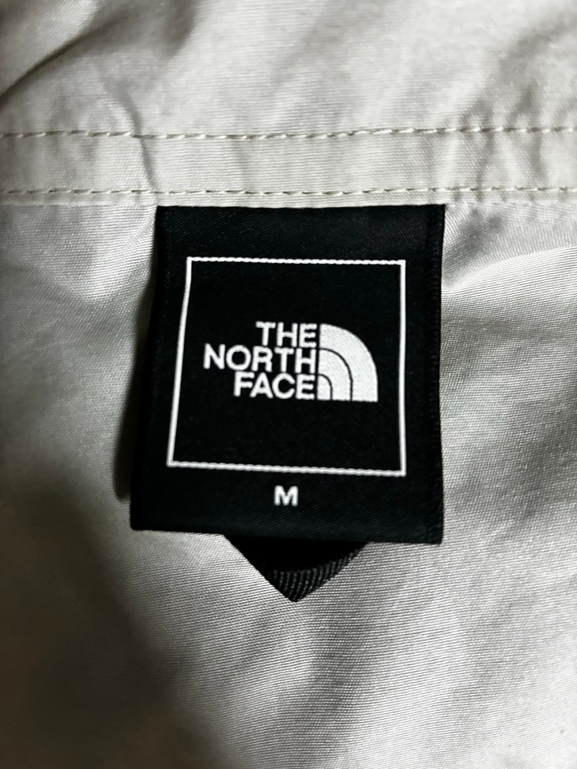 노스페이스 윈드 브레이커 M사이즈 상품이미지4