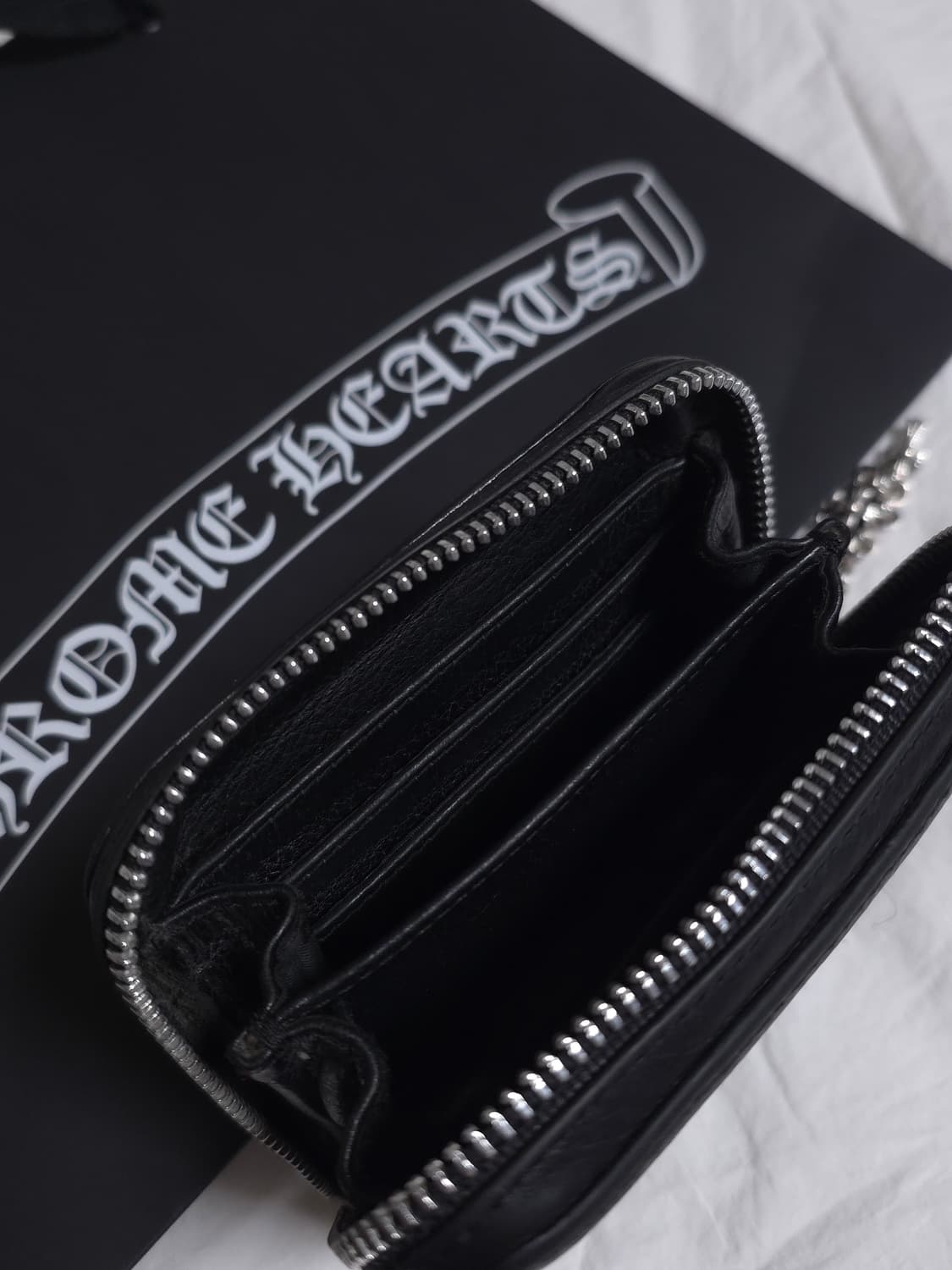 [OS] 크롬하츠 피라미드 스터드 레더 지갑 블랙 상품이미지6