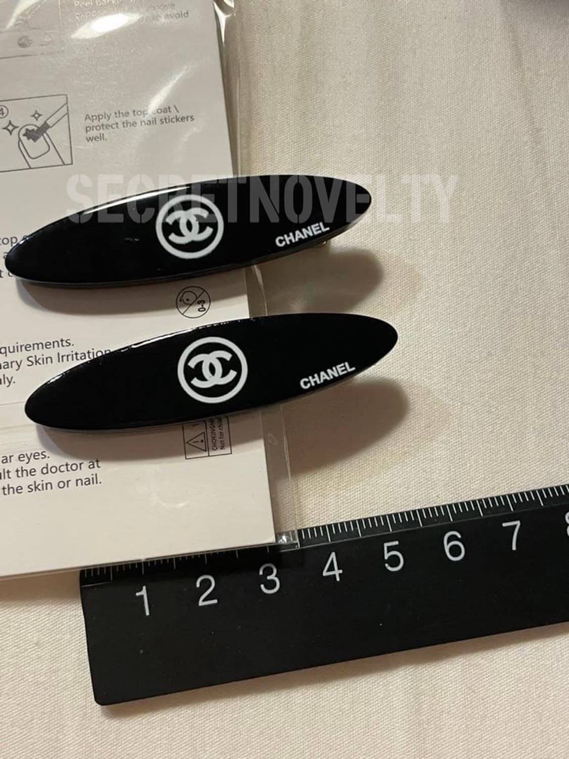 샤넬 블랙 심플 헤어클립 <1ps> 상품이미지3