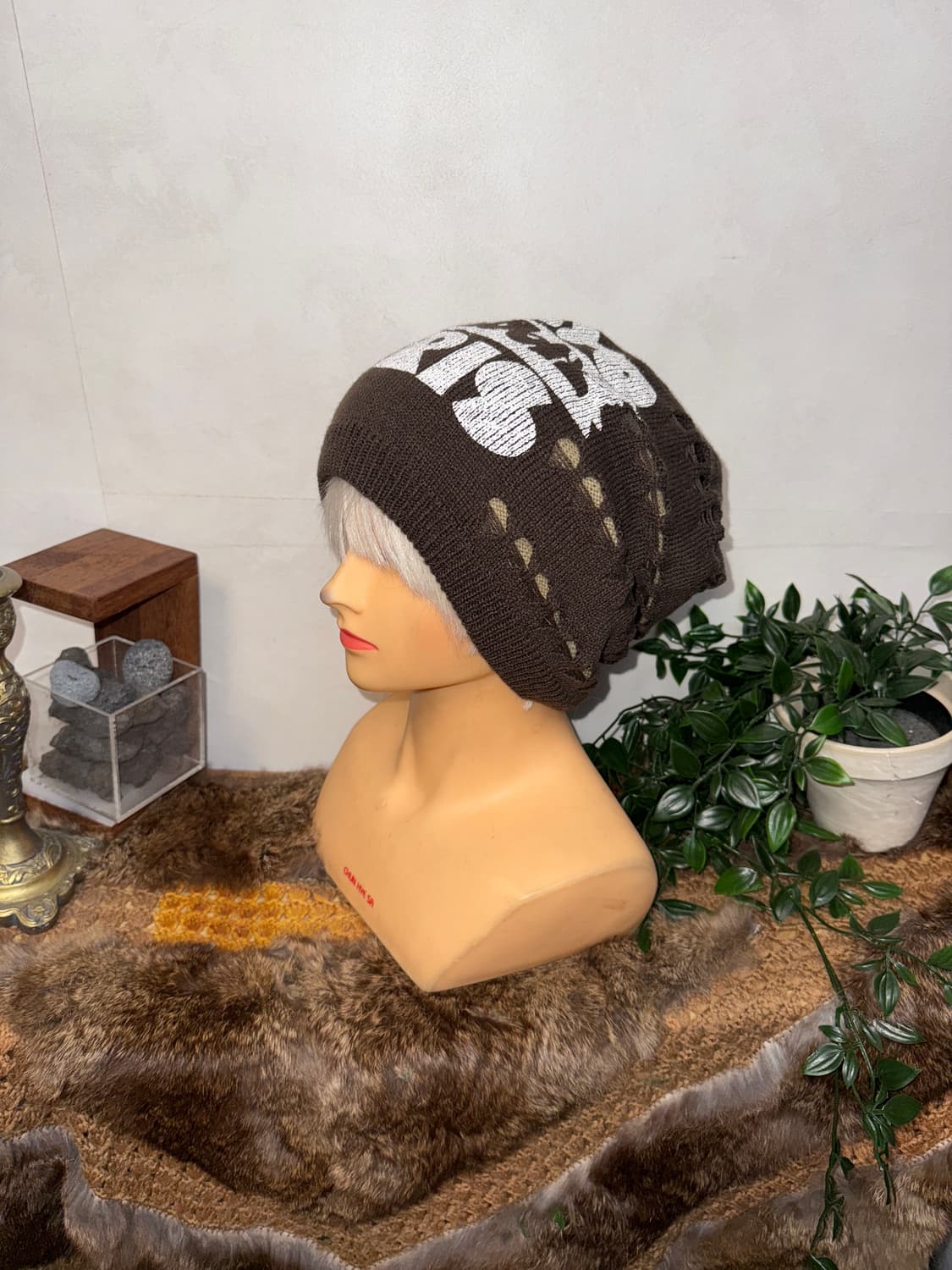 Brown damage lettering stripe 리버시블 비니 상품이미지1