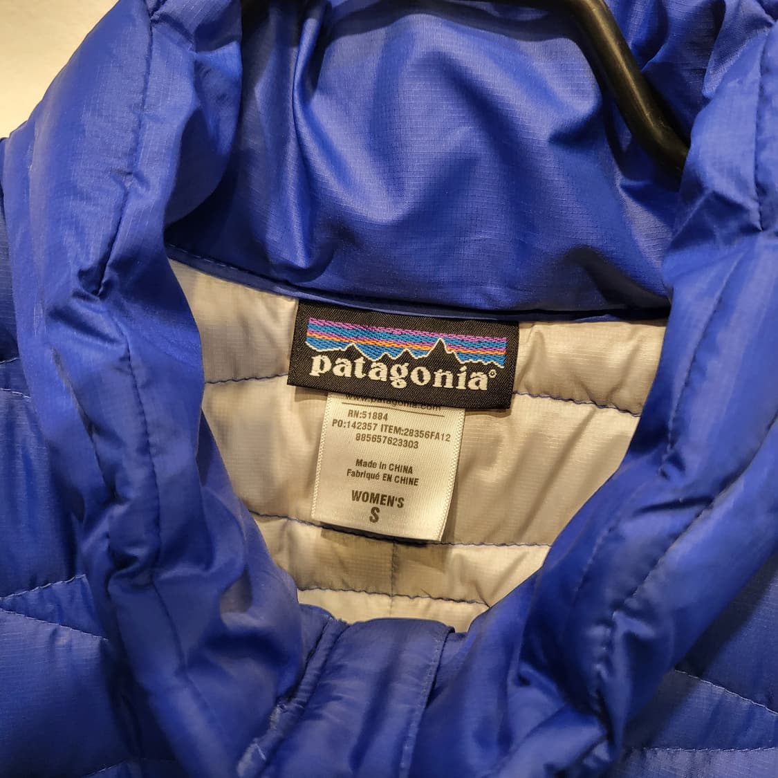 파타고니아 여성 경량 롱 패딩 코트 블루 상품이미지2