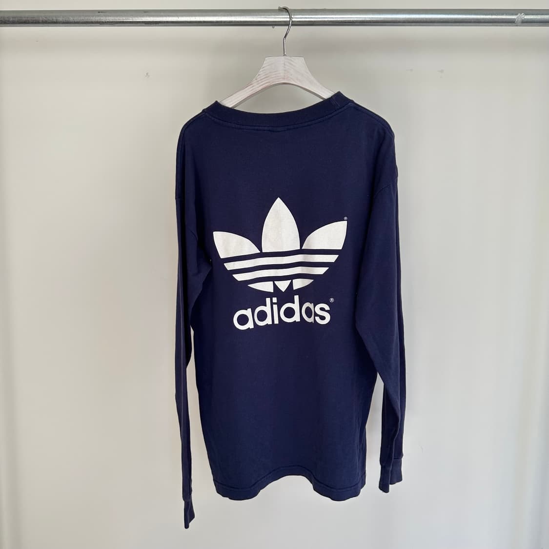 아디다스 adidas 파이어 로고 롱슬리브 티셔츠 상품이미지3