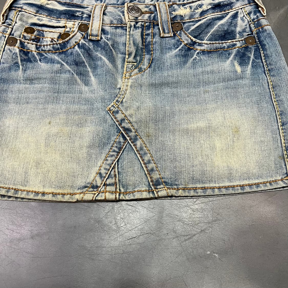  트루릴리젼 워싱 데님 미니 스커트 y16403 상품이미지4